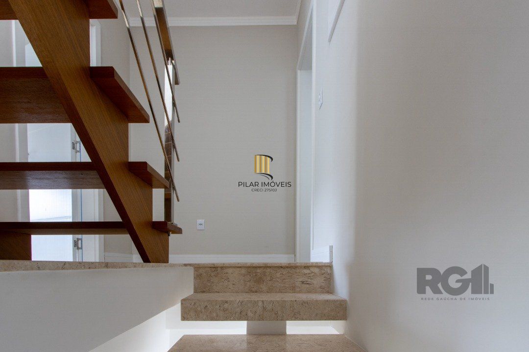 Casa de Condomínio 2 dormitórios no bairro Cristal