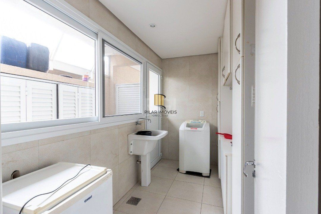 Casa de Condomínio 4 dormitórios no bairro Belém Novo