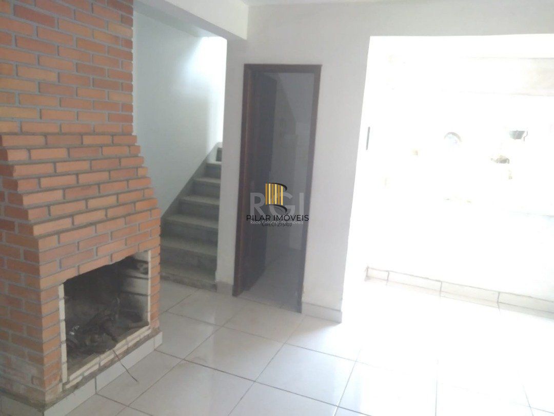 Casa para Venda com 2 dormitórios e 3 vagas no bairro Belém Novo