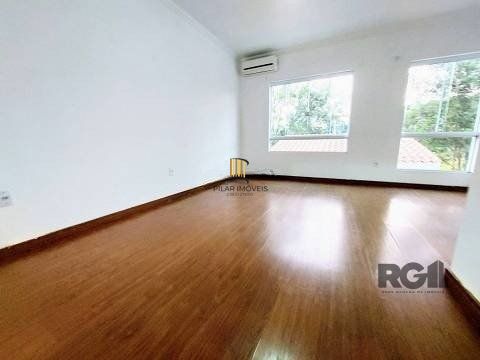 Casa 2 dormitórios no bairro Hípica