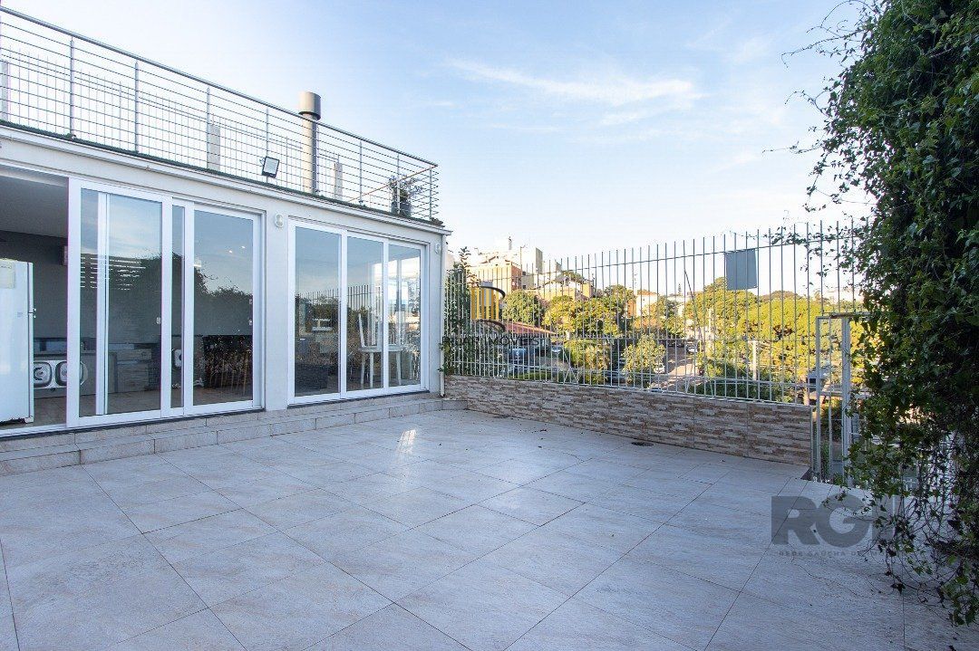 Casa 6 dormitórios no bairro Cristal
