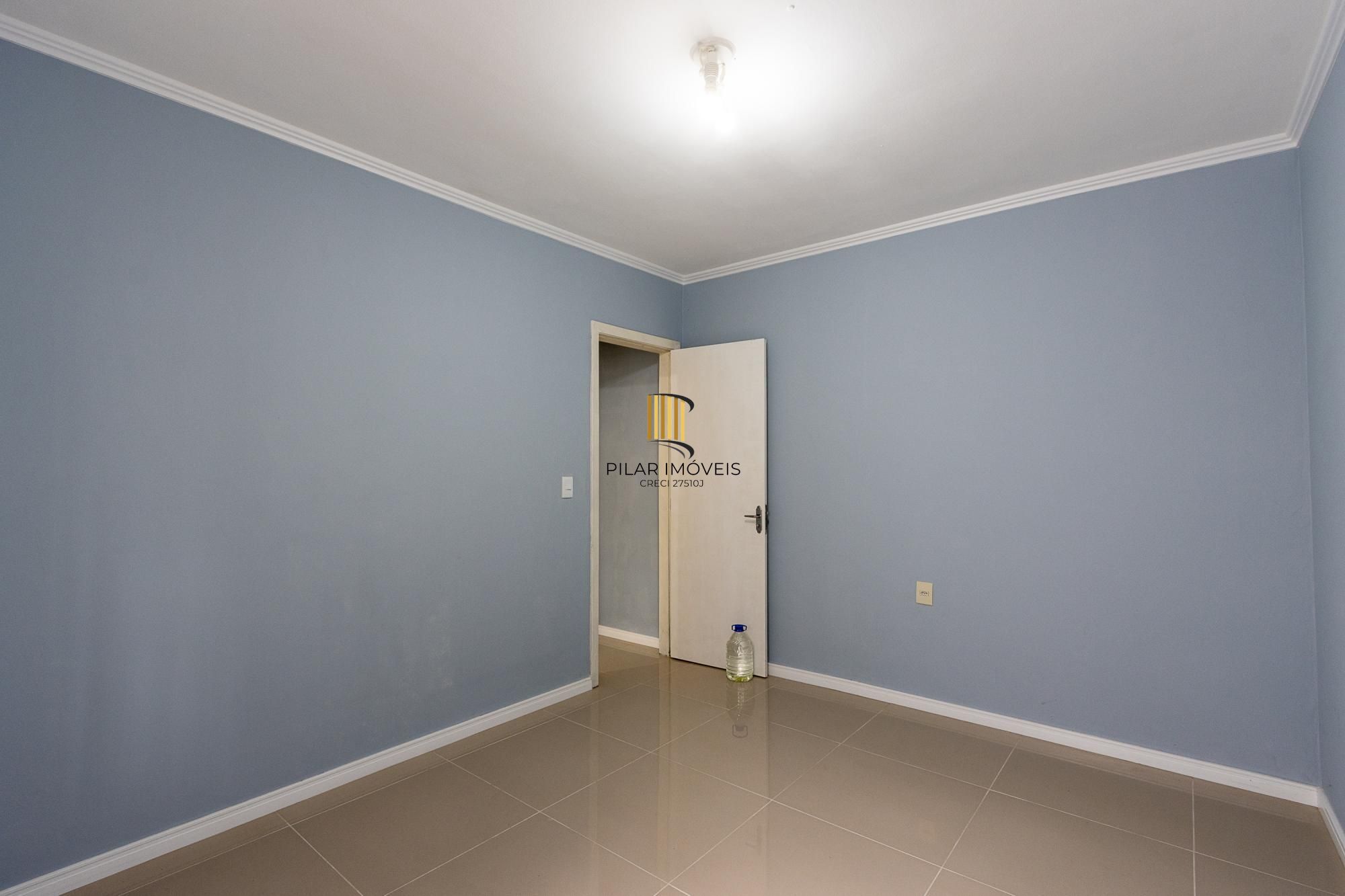 Terreno com 2 casas, 4 quartos, 1 suite - Bairro Cavalhada