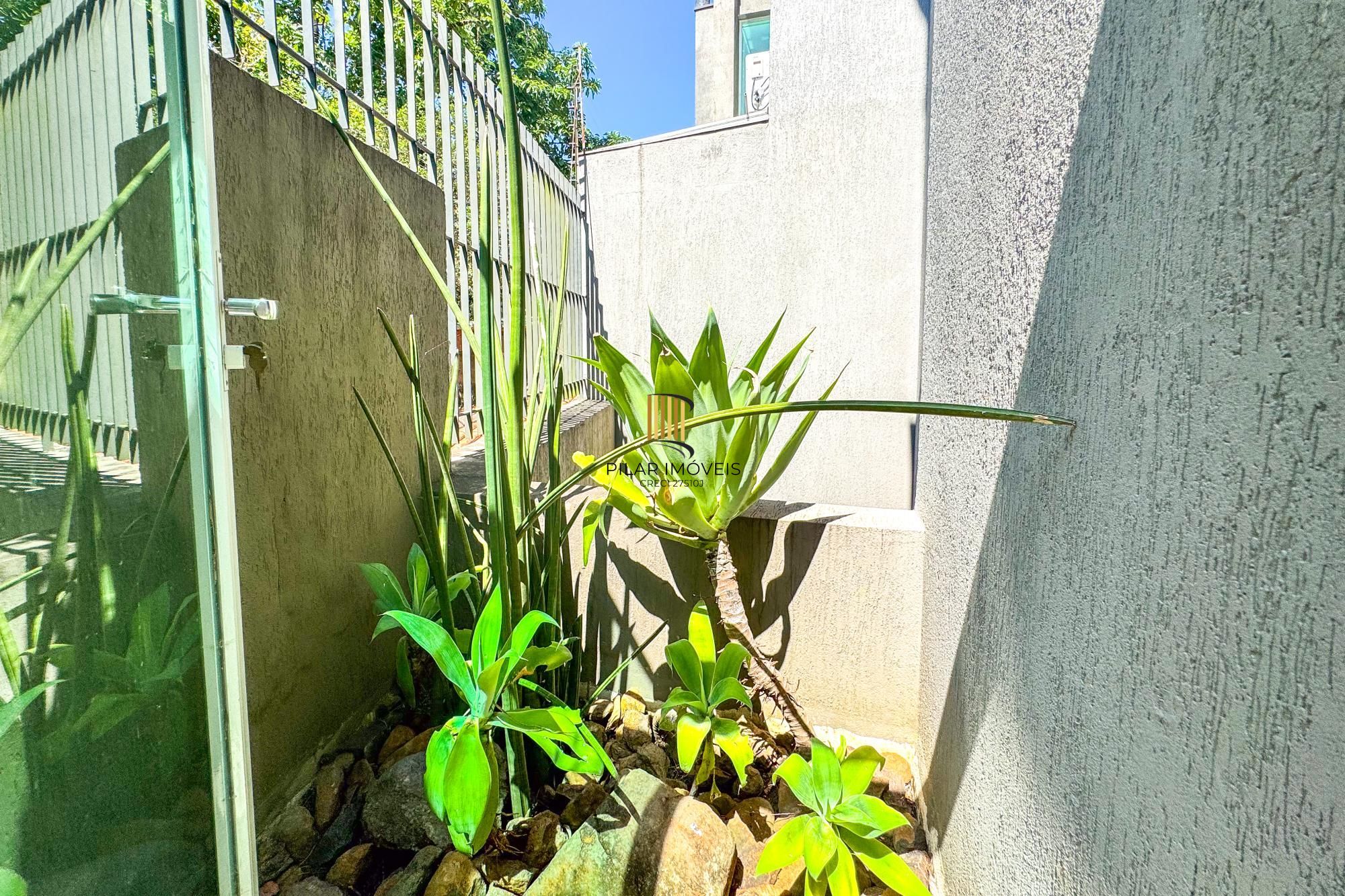 Casa em condomínio Alto Padrão Vila Assunção 03 suítes e 04 Garagens cobertas