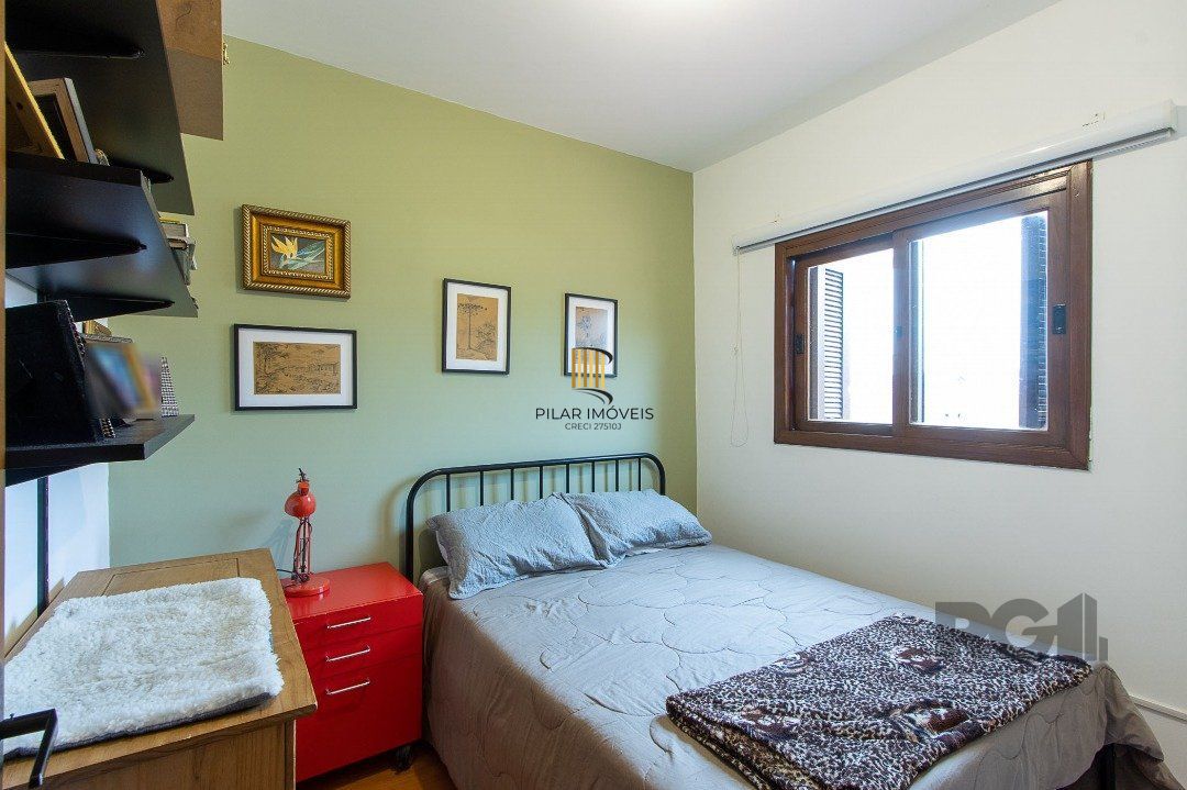 Casa 3 dormitórios no bairro Hípica