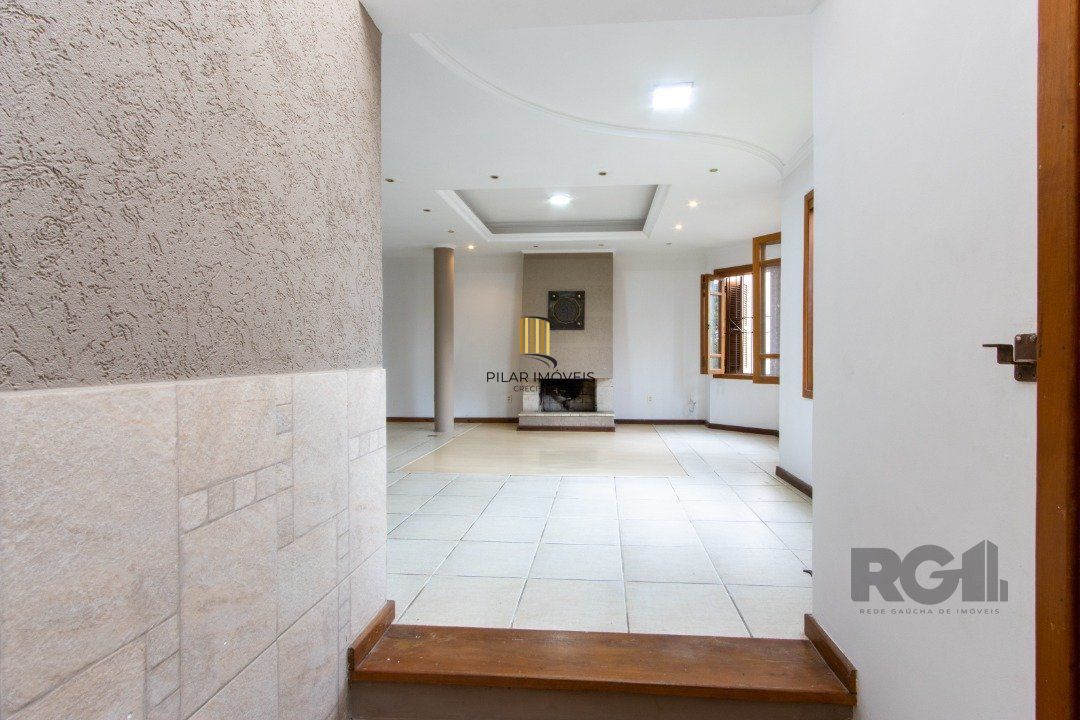 Casa 4 dormitórios no bairro Ipanema
