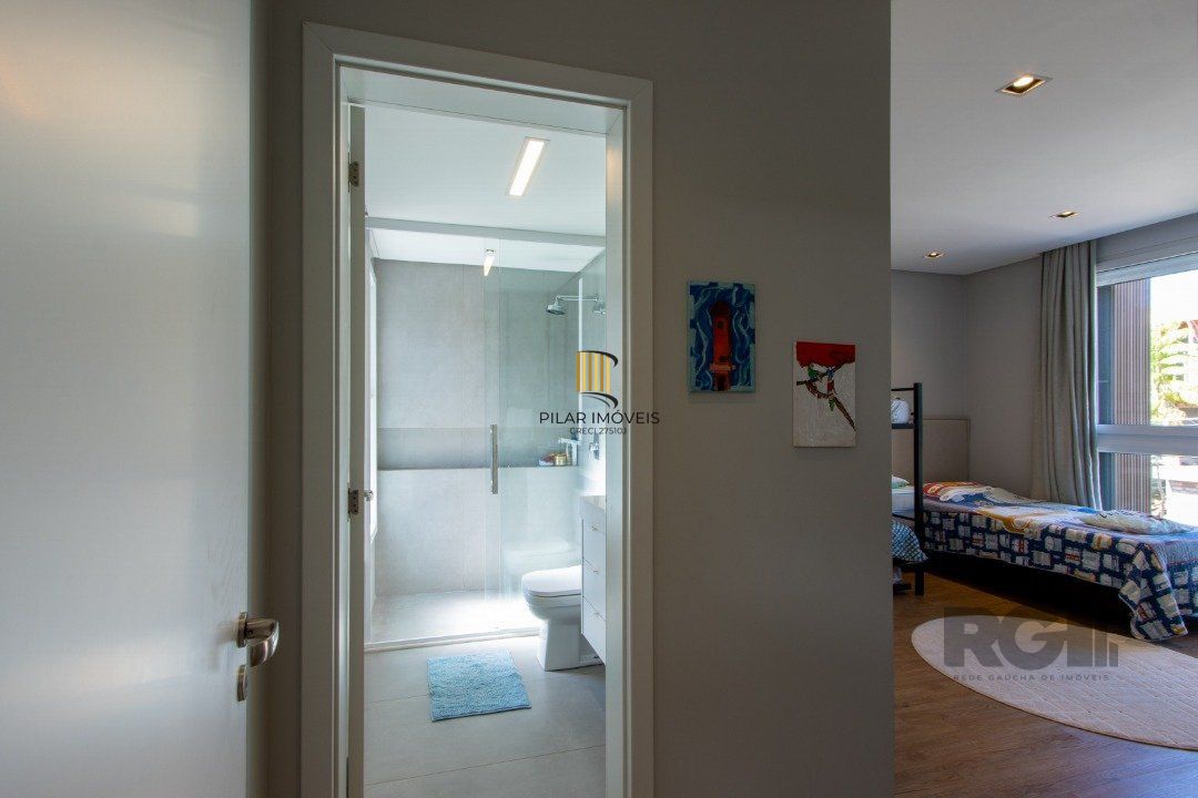 Casa de Condomínio 4 dormitórios no bairro Vila Nova