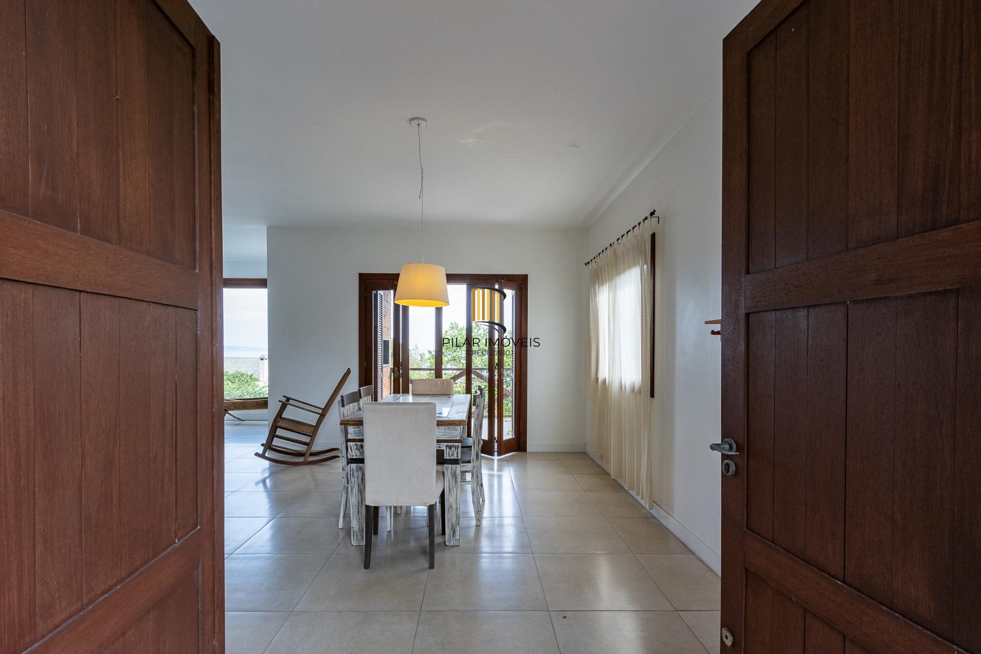 Casa com 6 quartos à venda  bairro Espírito Santo, Porto Alegre.