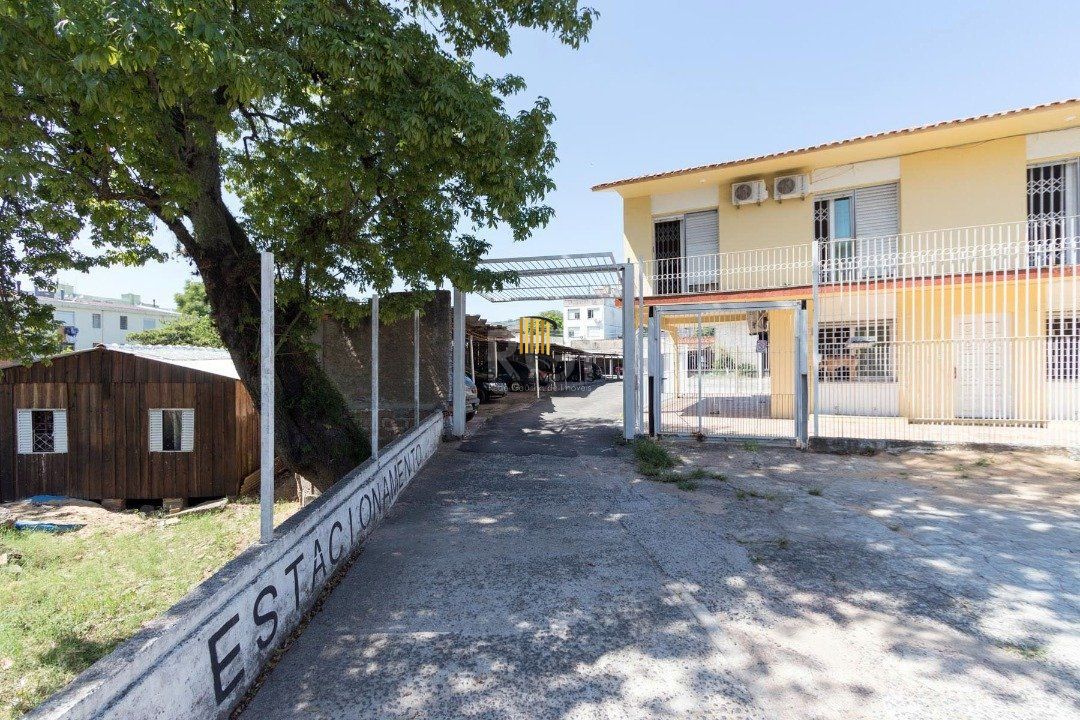 Casa Comercial para Venda - 112m², 3 dormitórios, 2 vagas - Medianeira