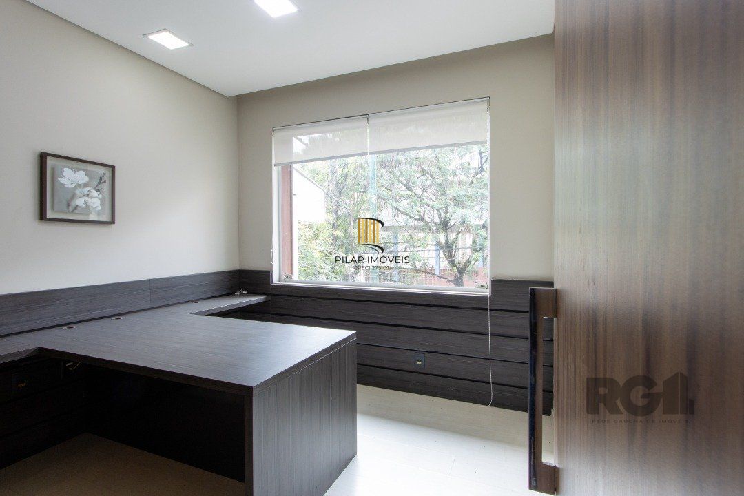 Excelente casa comercial com aproximadamente 300m² de área construída
