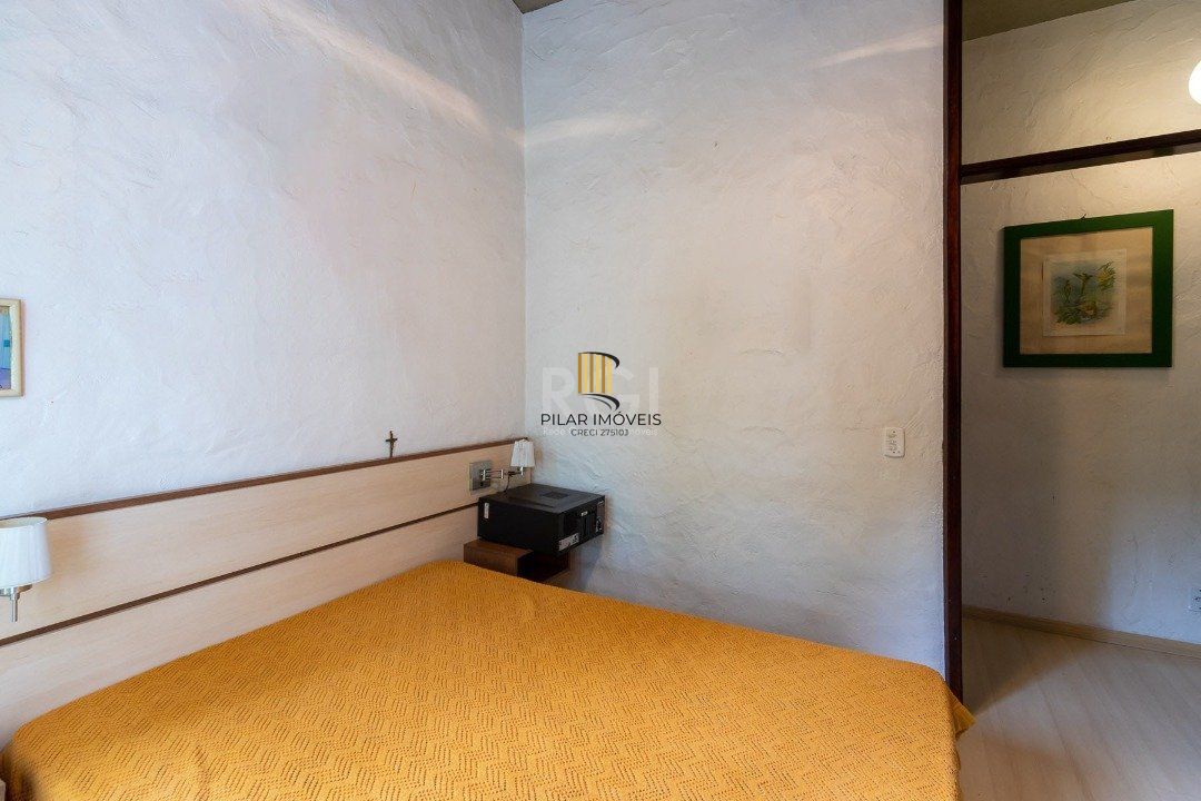 Casa para Venda - 600m², 3 dormitórios, sendo 1 suites, 8 vagas - Vila Assunção