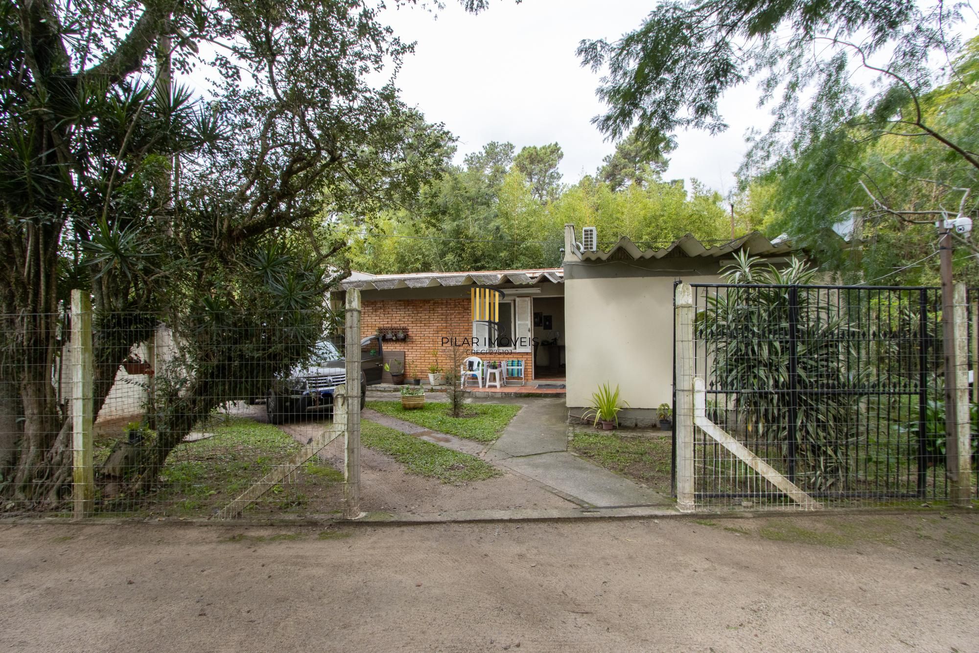 Terreno com edificações para múltiplos negócios lucrativos.