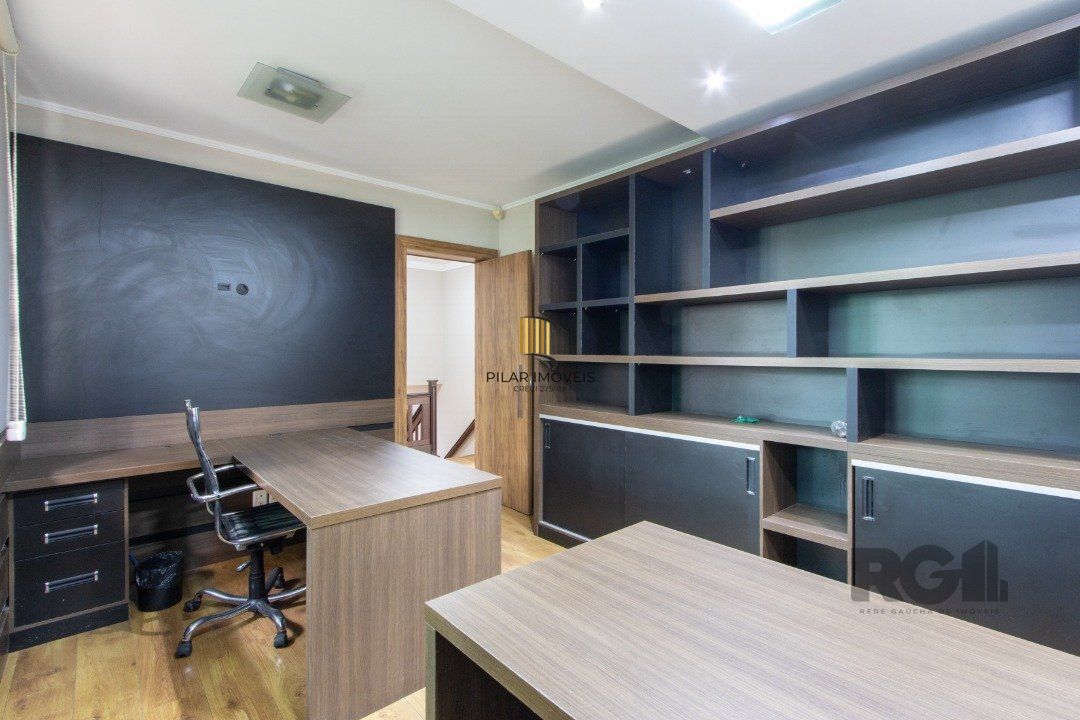 Excelente casa comercial com aproximadamente 300m² de área construída