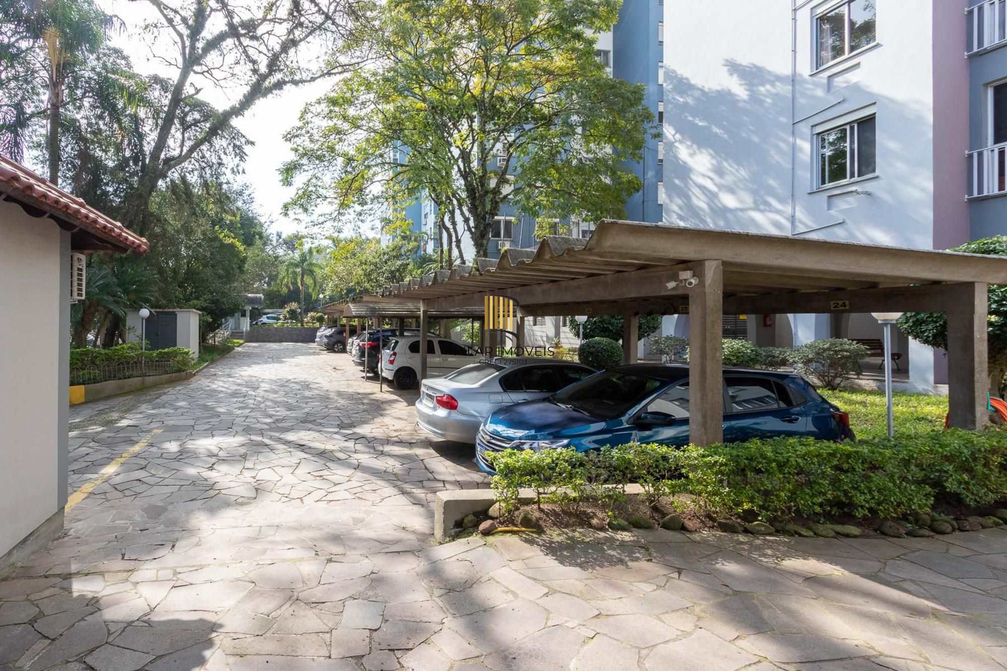 Apartamento 3 quartos, reformado, condomínio com infraestrutura - Bairro Cristal