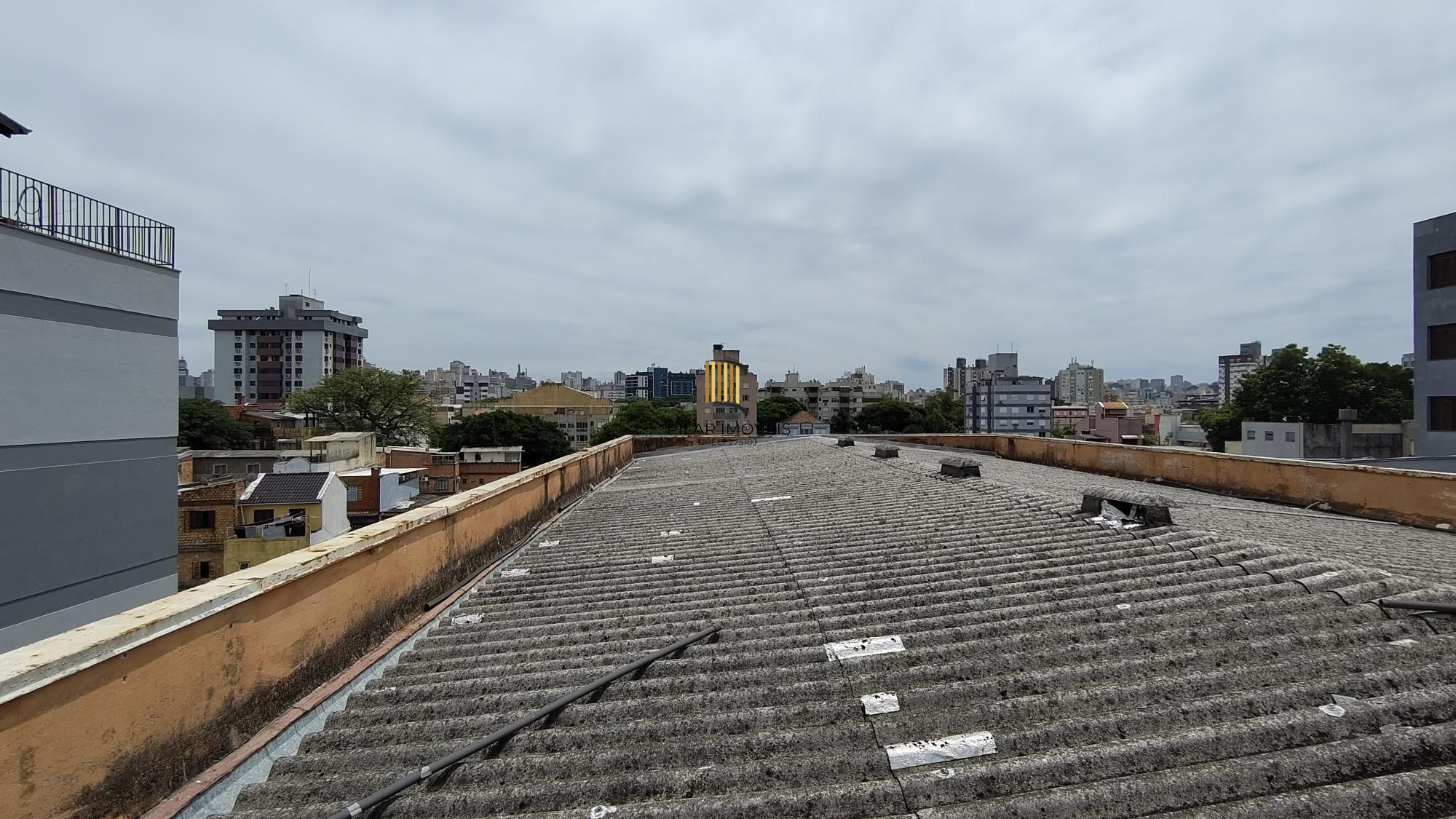 Prédio Comercial no bairro Menino Deus.