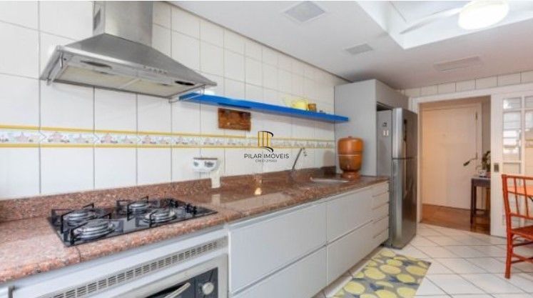 Apartamento amplo e bem localizado no Menino Deus!!