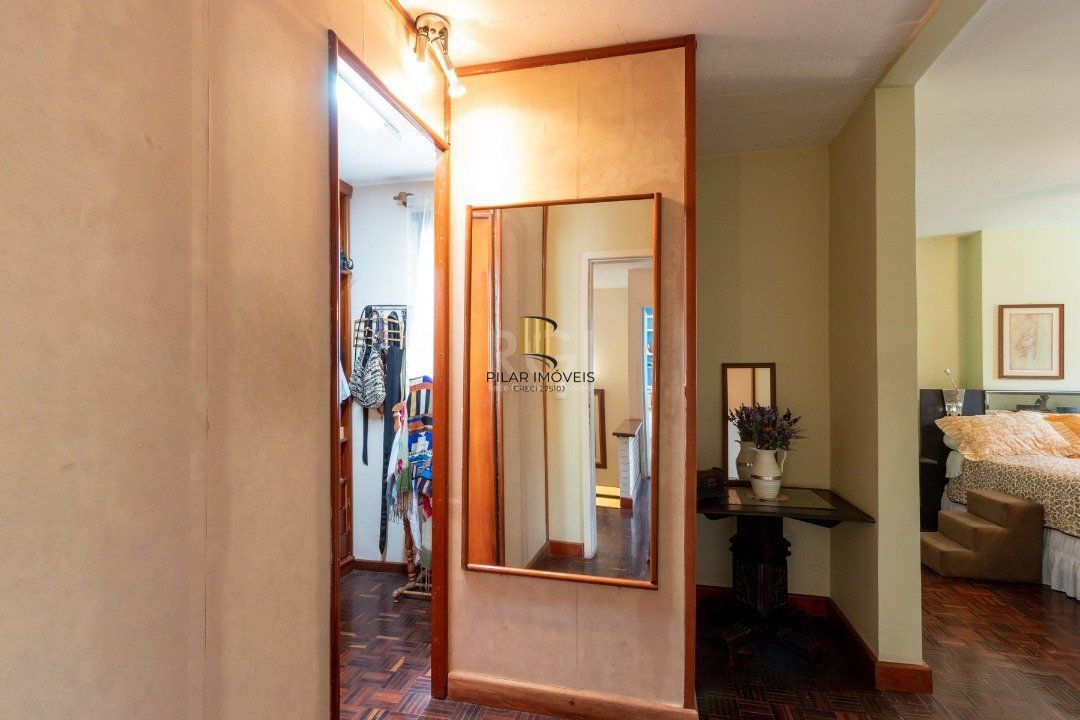 Casa para Venda - 435m², 4 dormitórios, sendo 4 suites, 4 vagas - Cristal