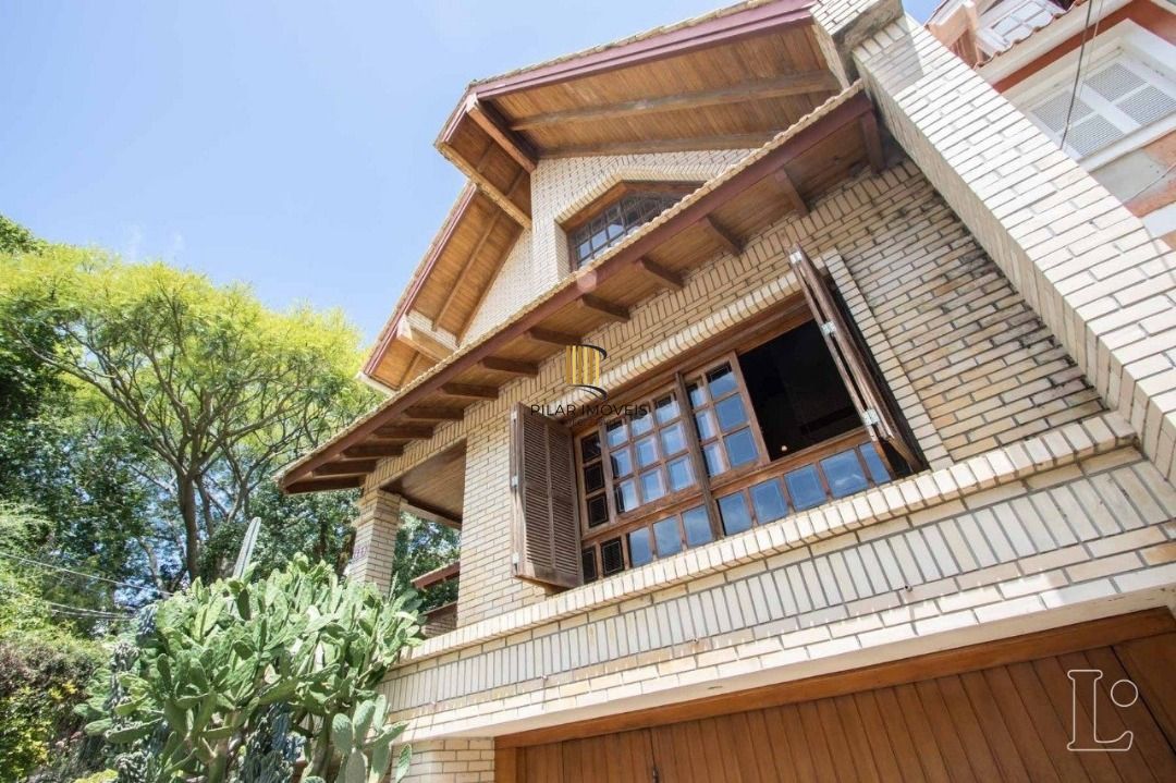 Sobrado à venda com  3 quartos, 1 suite, 4 vagas de garagem - Vila Conceição