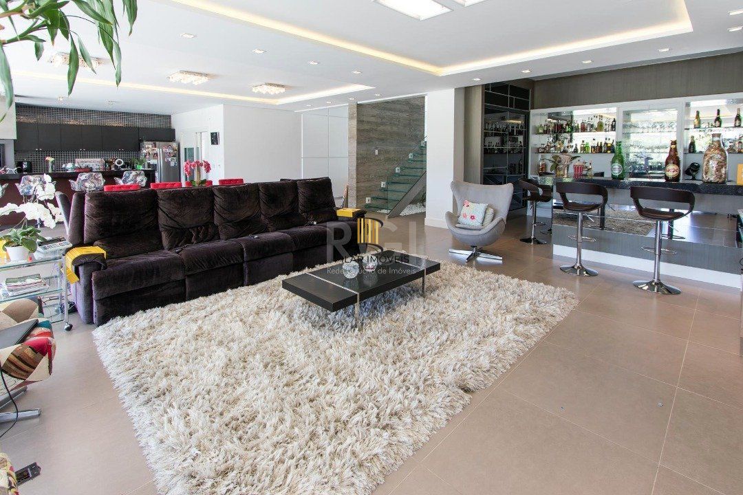 Casa Condominio para Venda - 707.4m², 6 dormitórios, sendo 6 suites, 4 vagas - Terra Ville