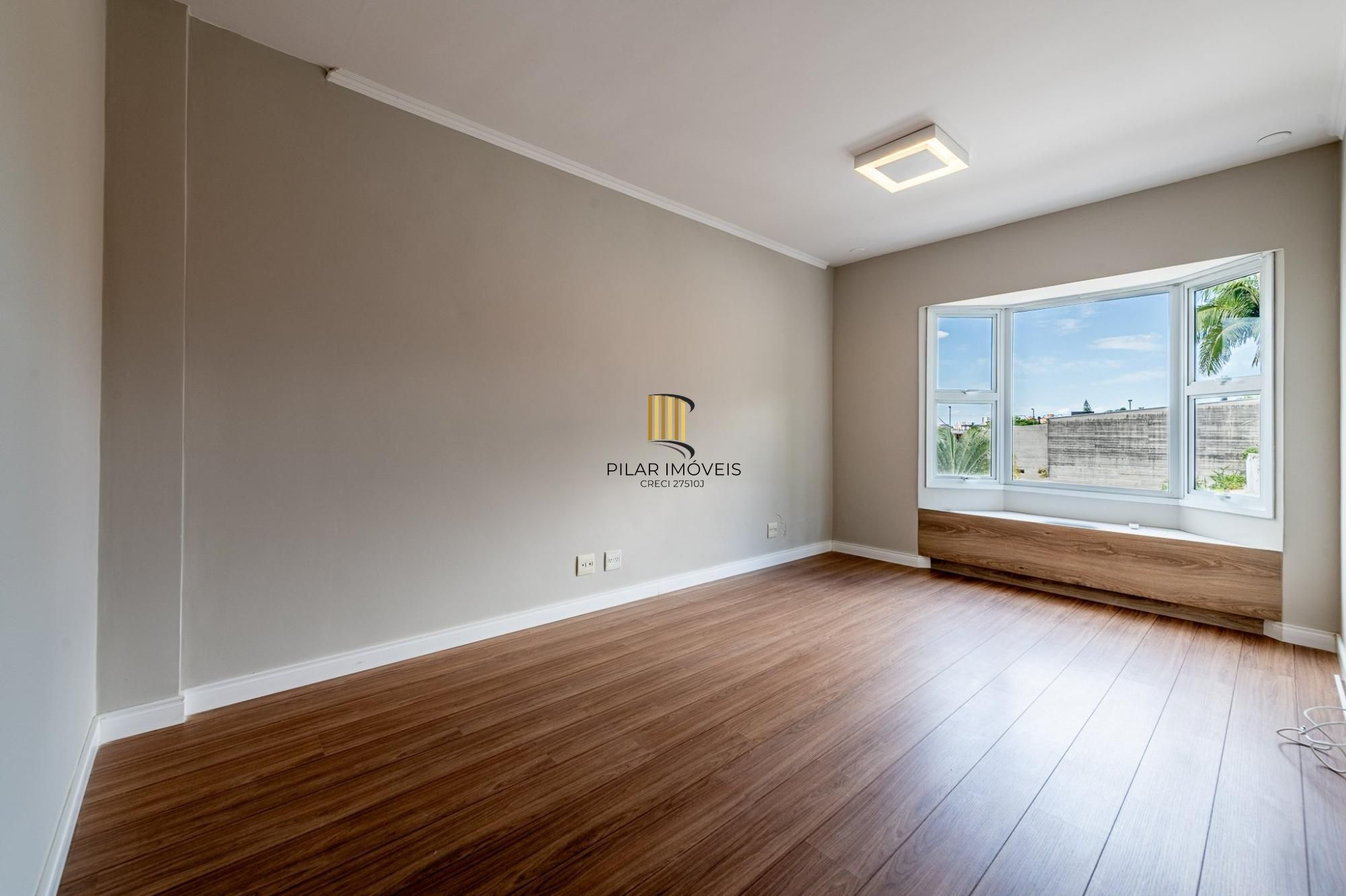 Casa de 4 dormitórios no bairro Três Figueiras