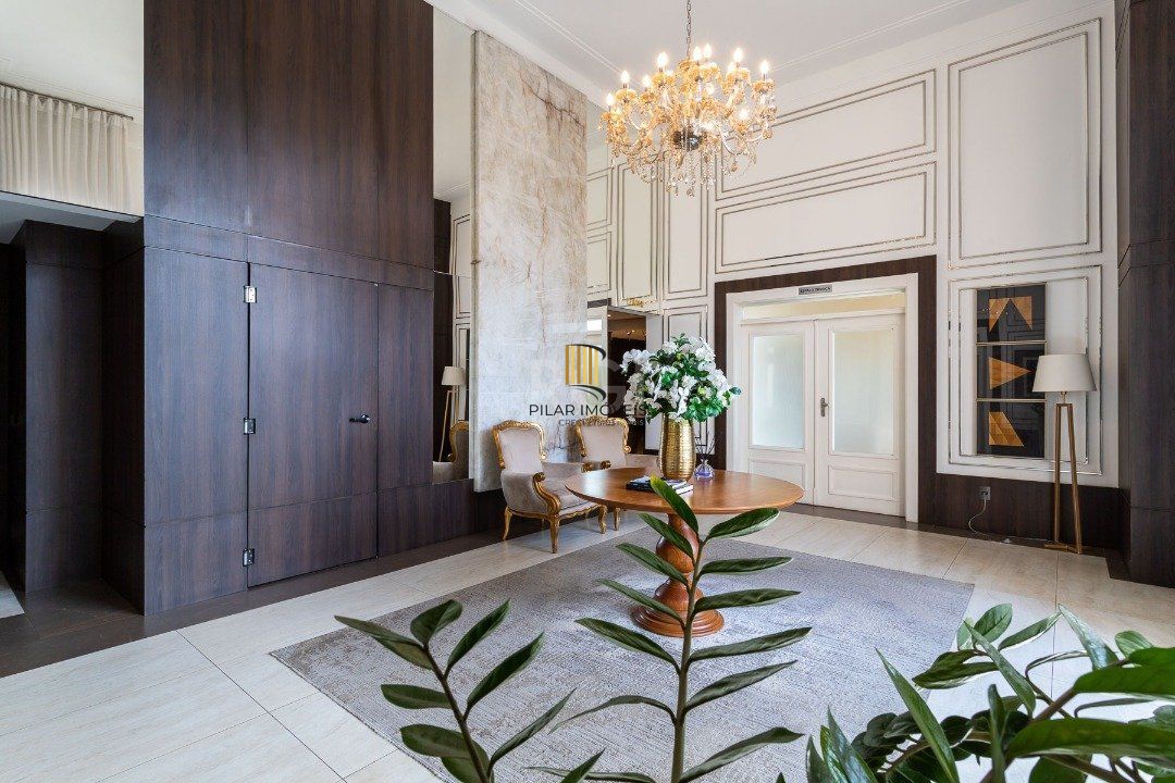 Apartamento para Venda - 323m², 3 dormitórios, sendo 3 suites, 4 vagas - Centro