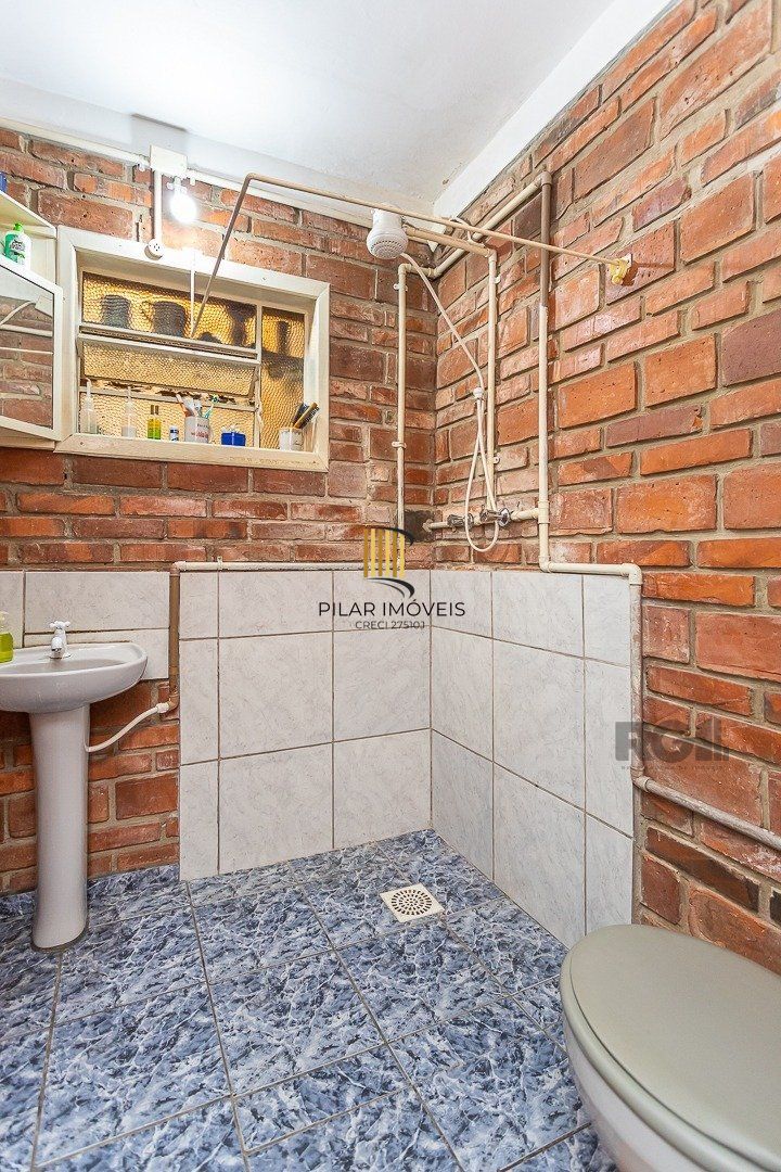 Casa 4 dormitórios, Altos da Vila Nova, Zona Sul, Porto Alegre.