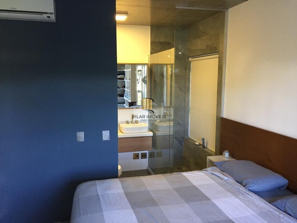 Apartamento para Venda - 68.5m², 2 dormitórios, sendo 1 suites, 2 vagas - Petrópolis