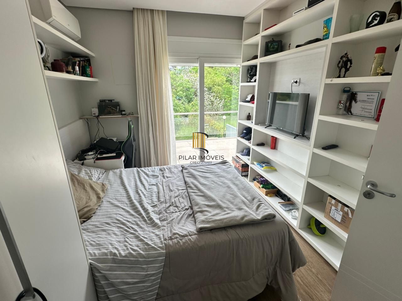 Casa de Condomínio 4 dormitórios no bairro Terraville