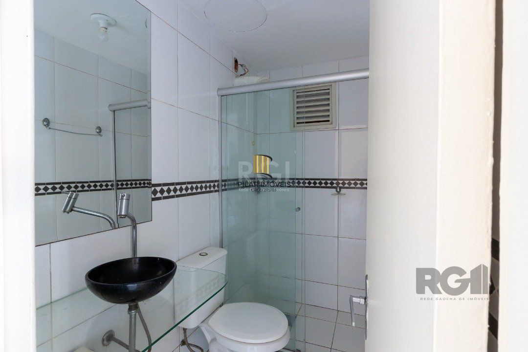 Apartamento de 1 dormitório, com vaga de garagem escriturada, próximo da Av. Otto Niemeyer.