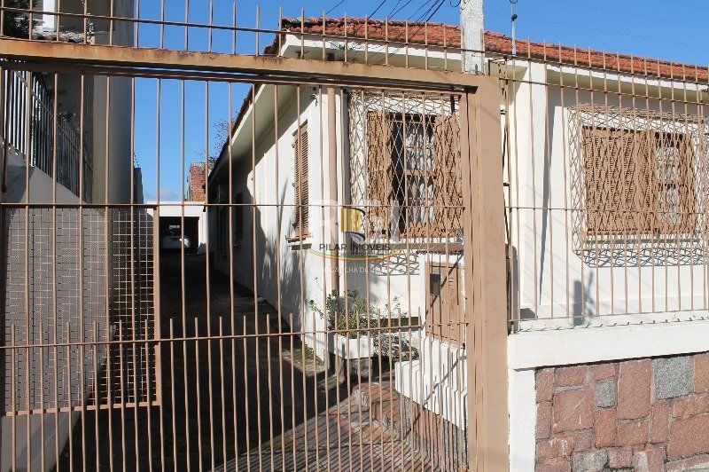 Casa para Venda - 220m², 4 dormitórios, 9 vagas - Cristal
