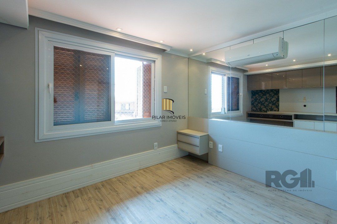 Casa Condominio para Venda - 384.33m², 3 dormitórios, sendo 1 suites, 3 vagas - Cristal