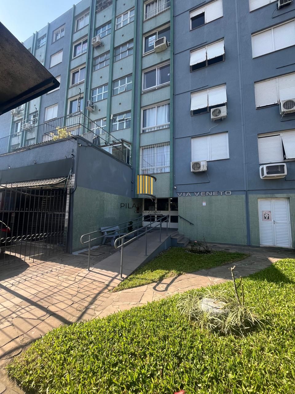 Apartamento  REFORMADO e MOBILIADO em ótima localização!!!