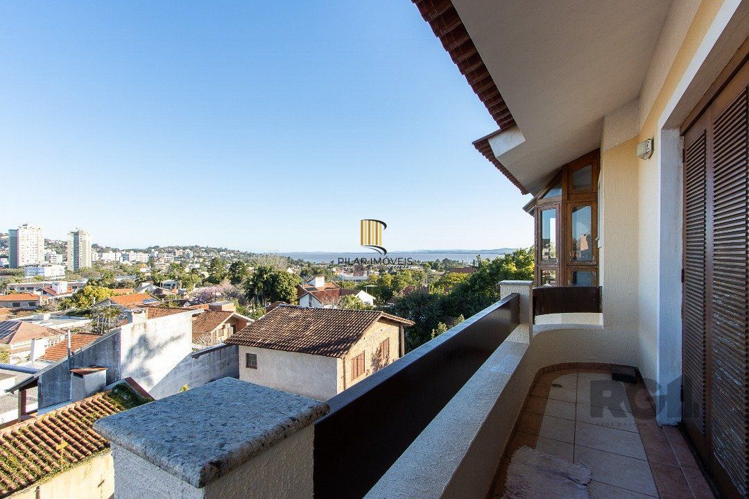 Casa para Venda - 450m², 4 dormitórios, sendo 4 suites, 5 vagas - Vila Assunção