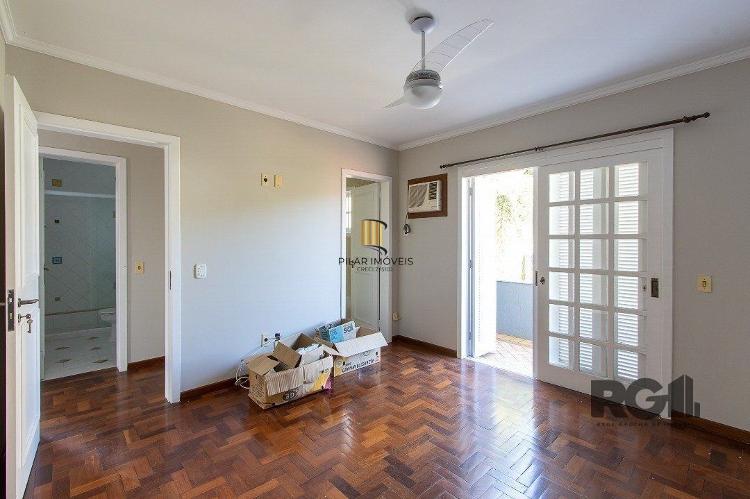 BELO SOBRADO, 3 QUARTOS, 1 SUITE, PISCINA, 320m² PRIVATIVOS - TRISTEZA