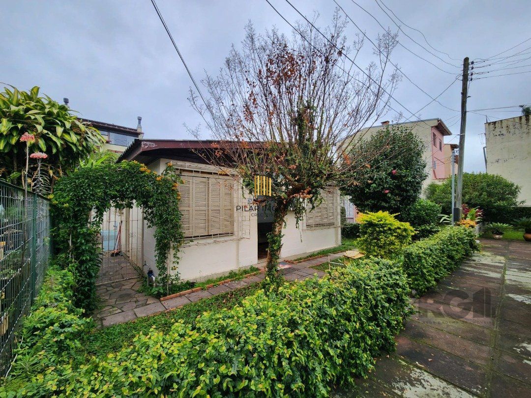 Casa de Condomínio 3 dormitórios no bairro Cristal