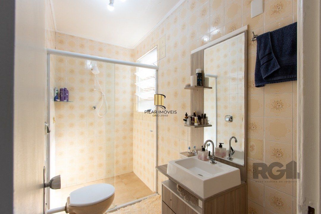 Casa 7 dormitórios no bairro Camaquã