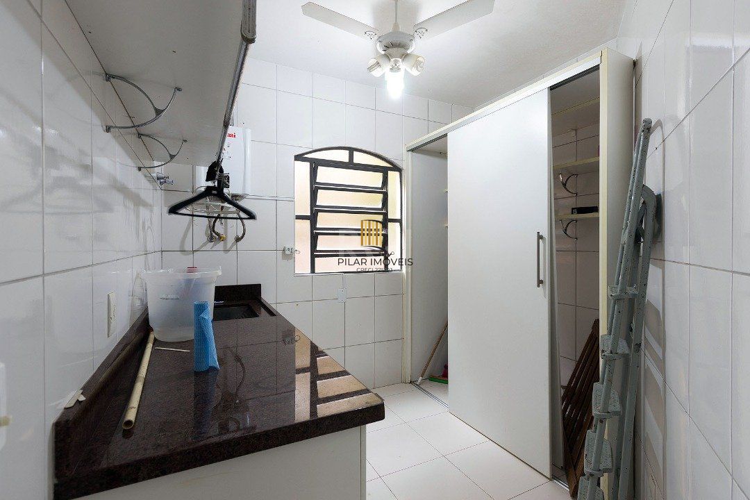 Casa para Venda - 430m², 4 dormitórios, sendo 1 suites, 5 vagas - Cristal