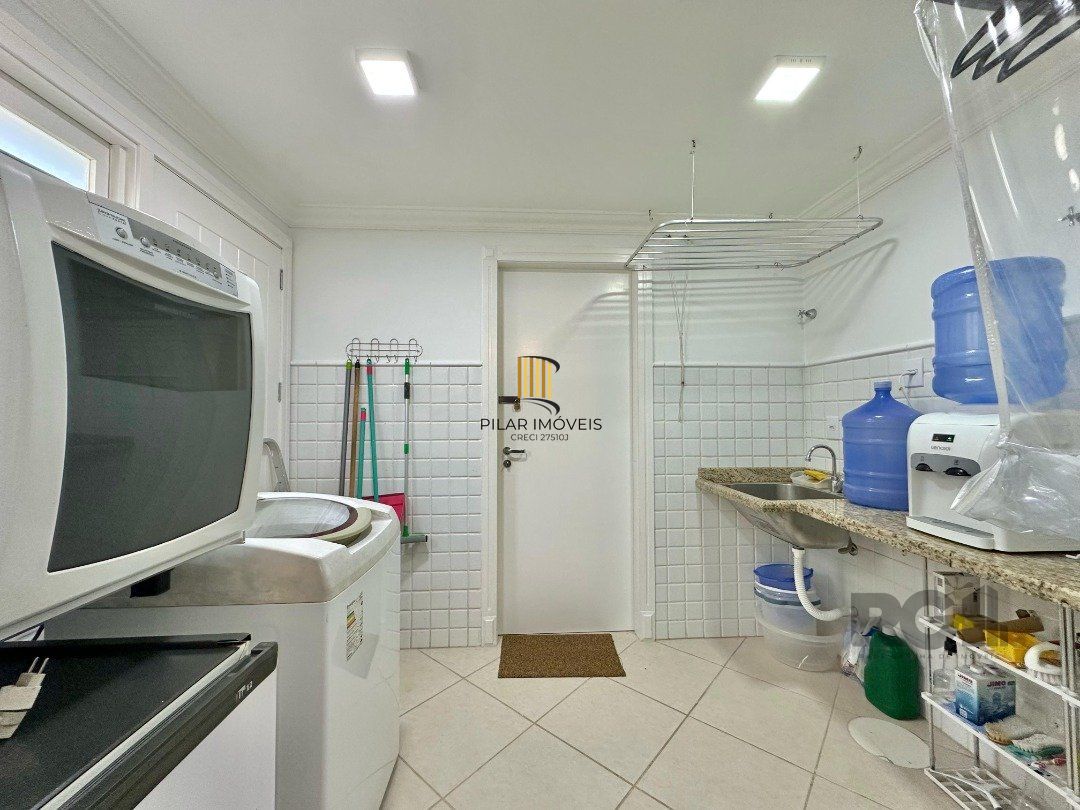 Casa de Condomínio 4 dormitórios no bairro Atlântida