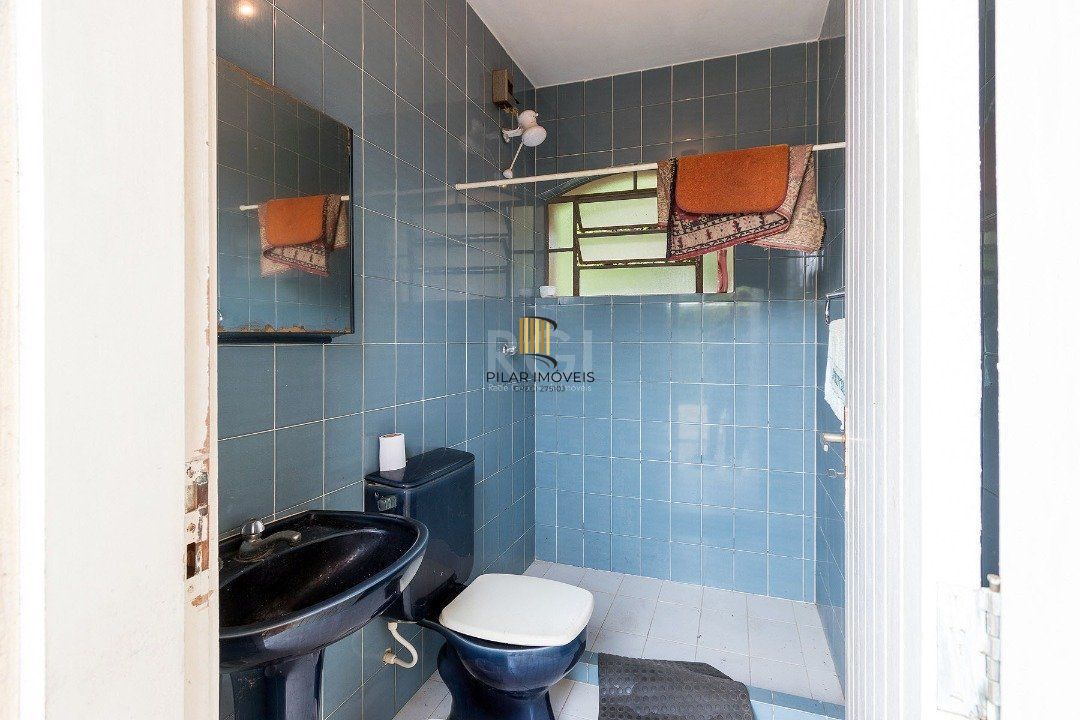 Casa para Venda - 430m², 4 dormitórios, sendo 1 suites, 5 vagas - Cristal