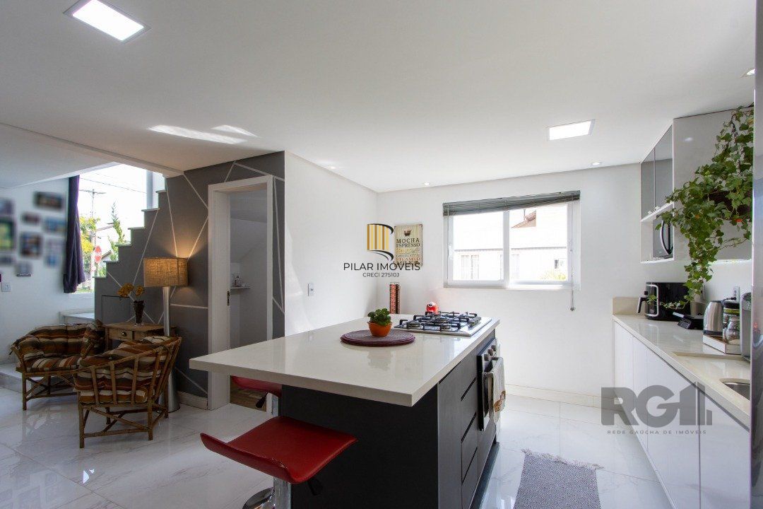 Casa 2 dormitórios no bairro Hípica
