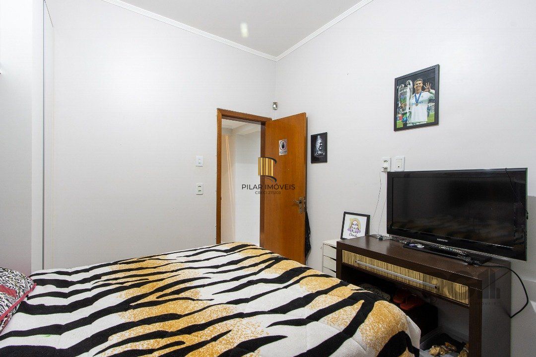 Casa 6 dormitórios no bairro Cristal