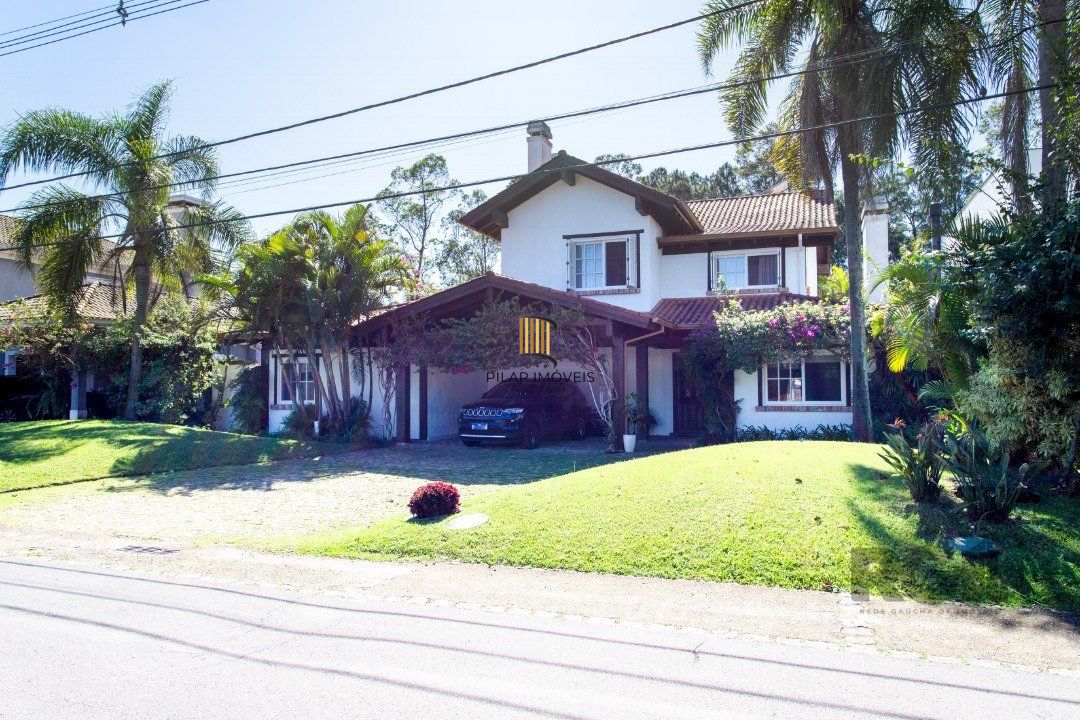 Casa para venda - 321m² - 4 suítes - Chapéu do Sol