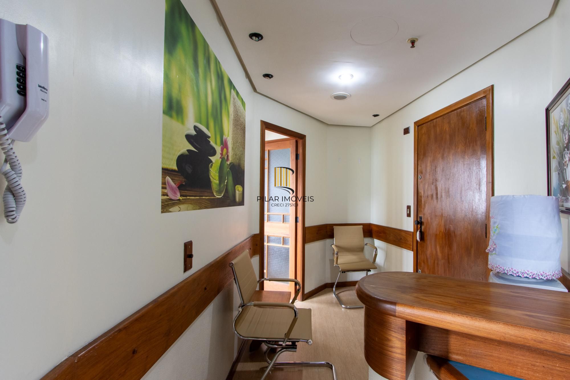 Sala comercial à venda no bairro Menino Deus – Edifício Comendador Luigi Gerace