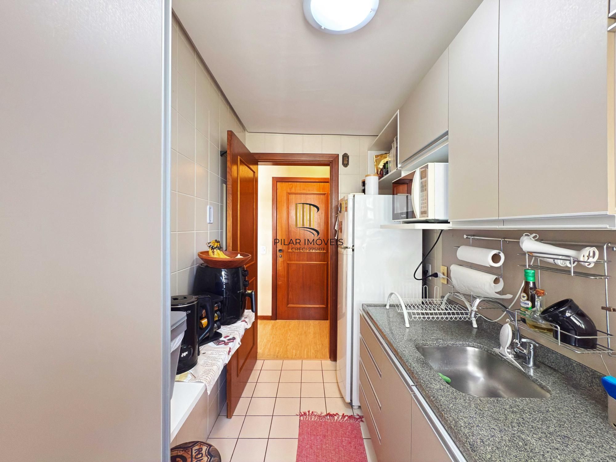 Apartamento de 2 dormitórios e 1 vaga de garagem no Centro Histórico.