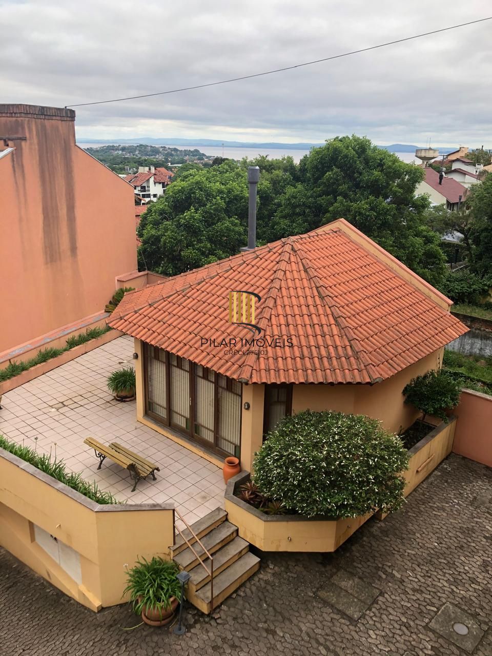 Casa de condomínio, 3 quartos, 1 suíte, 1 vaga coberta, no bairro Espirito Santo.