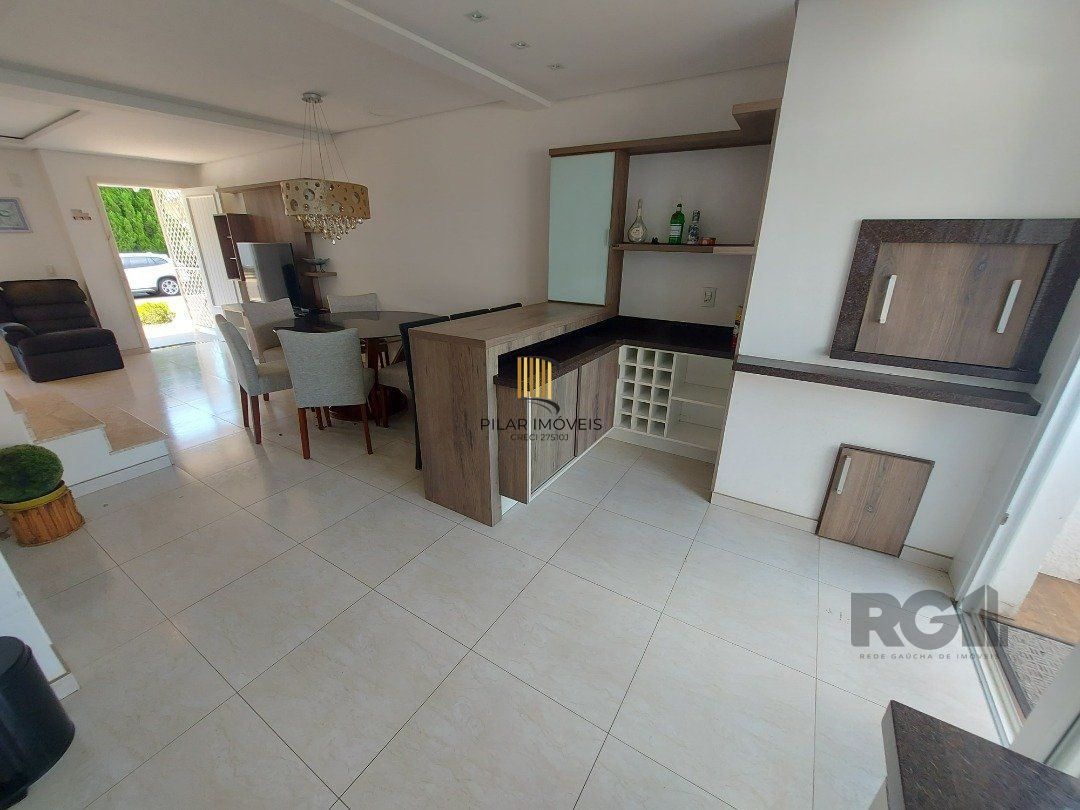 Casa em Condomínio Fechado com 3 quartos e 150m² privativos