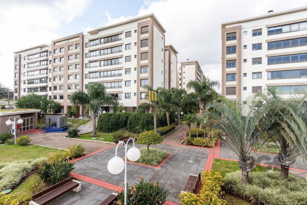 Apartamento em Porto Alegre, no bairro Cavalhada, com 3 dormitório(s), e 3 banheiros, à venda.