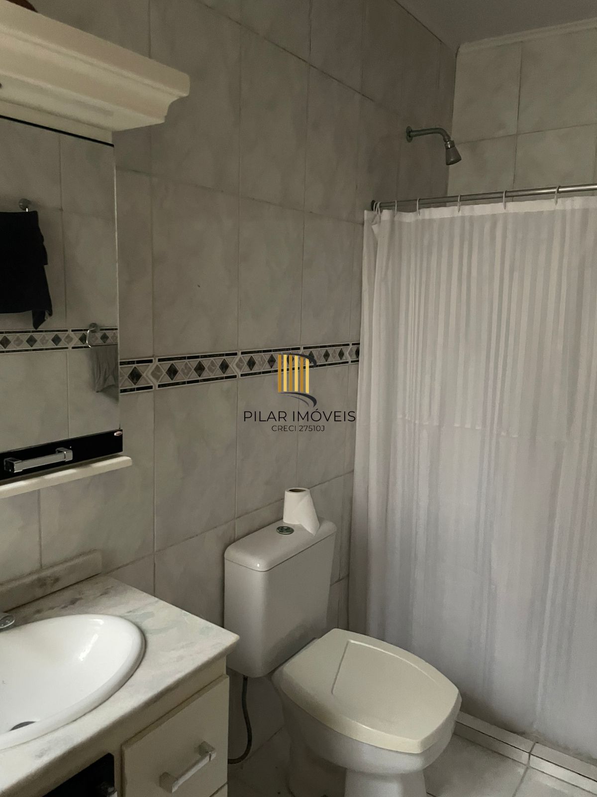 Casa de alvenaria com 104,37m² 3 dormitórios sendo 1 suíte, 2 vagas cobertas
