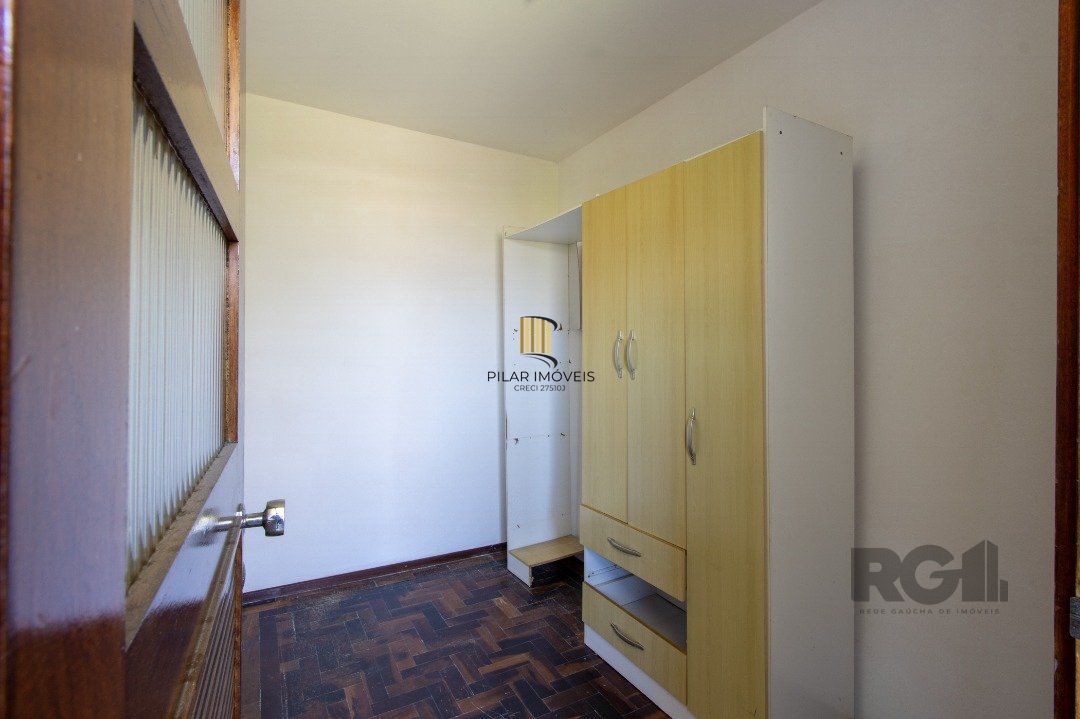 Apartamento, 2 dormitórios, bairro Cristal.