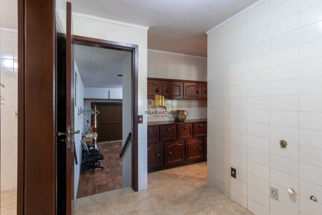 Casa para Venda - 357.28m², 4 dormitórios, sendo 1 suites, 4 vagas - Jardim Isabel