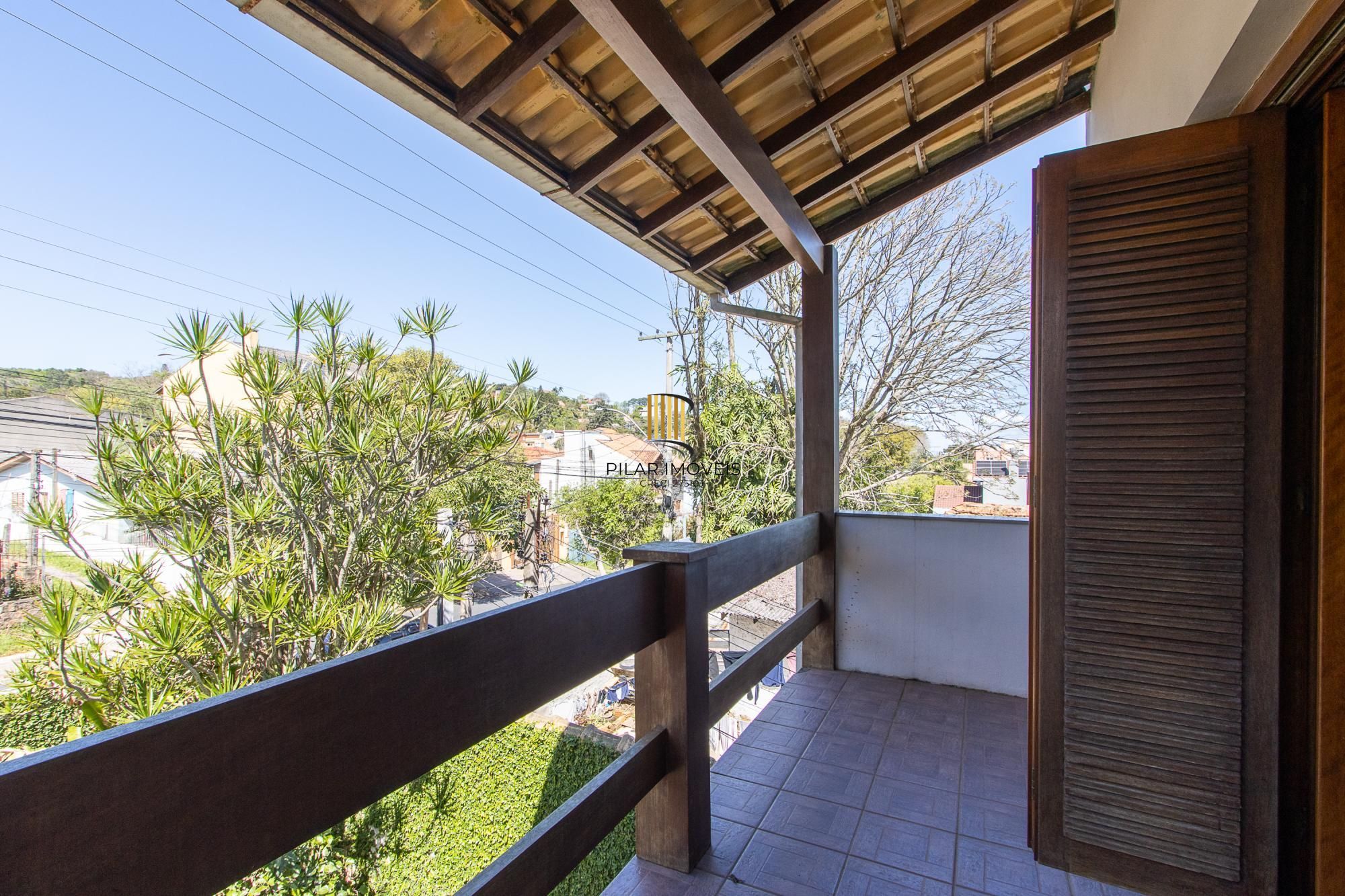 Casa 3 dormitórios no bairro Tristeza